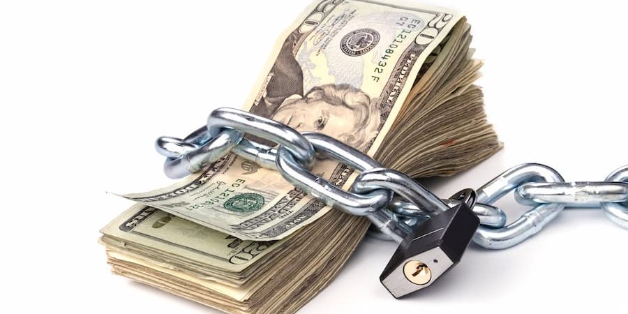 chained-up-money-P36DS39-1.jpg