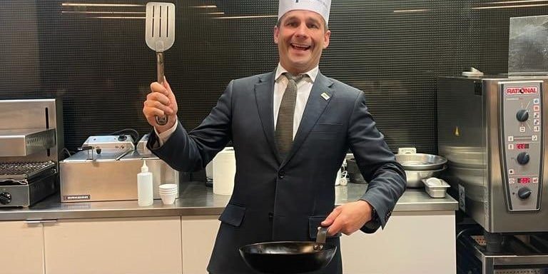 David-Seymour-cooker.jpg