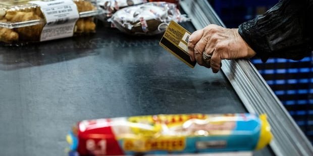 food-grocery-credit-card.jpg