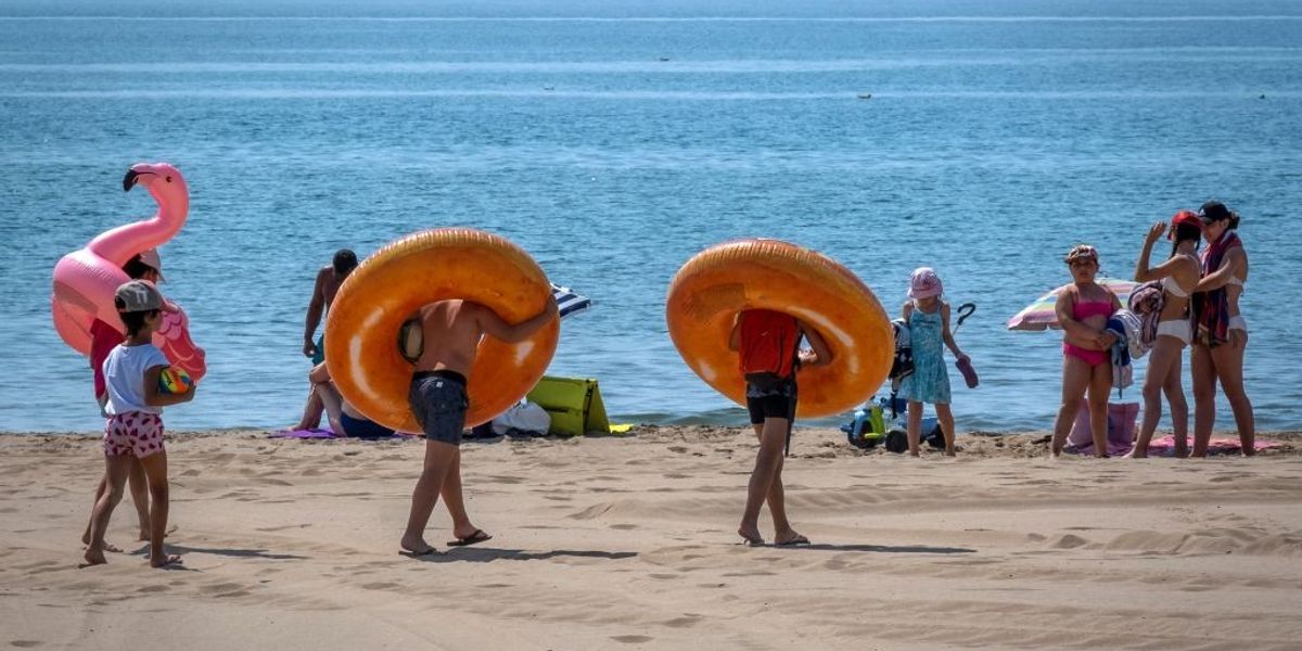 tourists-could-be-hit.jpg