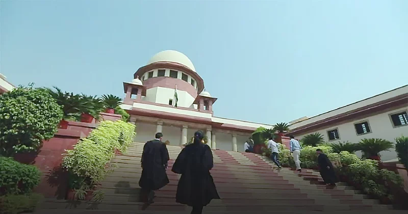 bloombergquint2F2016-122F9f0a8260-f83e-4613-8f1a-363fedb9f2532FSupreme20Court20and20Lawyers20.webp