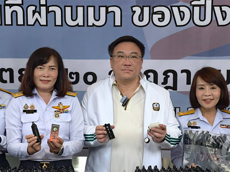 t-06-Deputy-Finance-Minister-visits-Nong-Khai-to-advance-debt-relief-border-trade-oversight.png