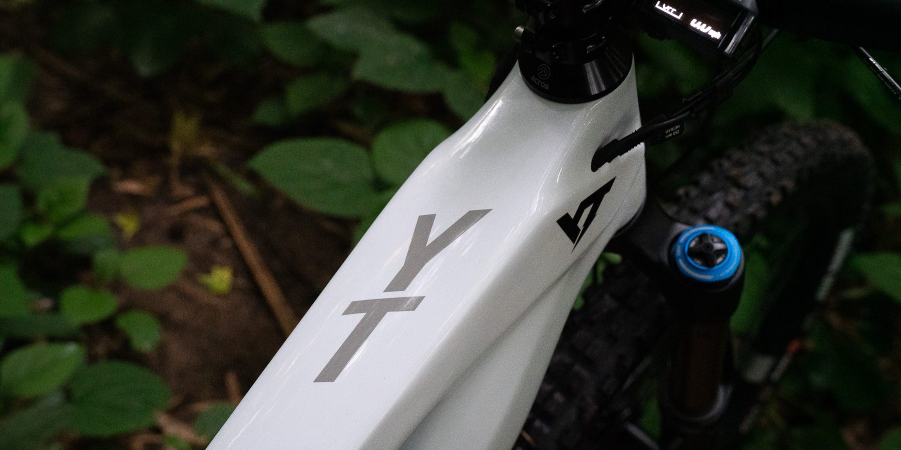 yt_decoy_electric_mountain_bike-12.jpg